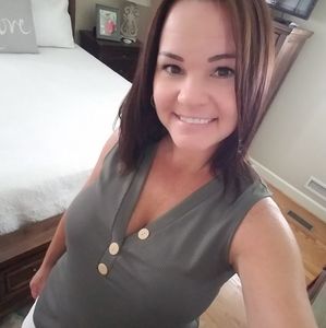 Meet your Posher, Dana